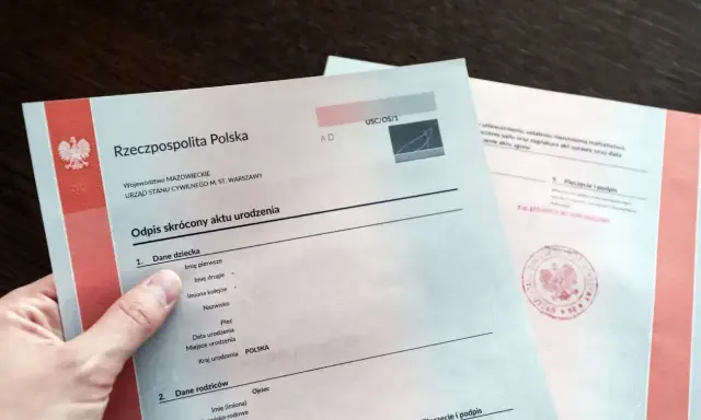 Odpis aktu urodzenia, ważność odpisu aktu małżeństwa do sądu. Dokument z Urzędu Stanu Cywilnego.