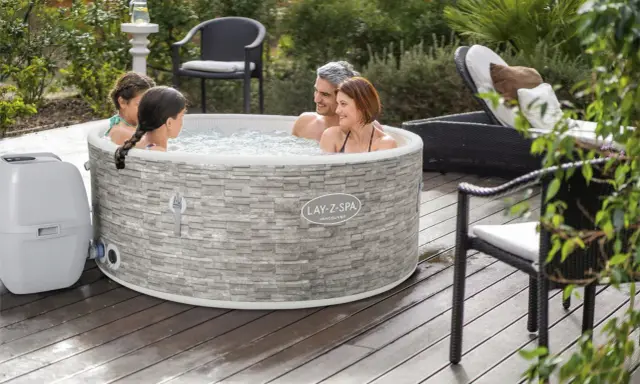 Lay-Z-Spa: Jak wybrać i ile kosztuje prawdziwy relaks w ogrodzie?