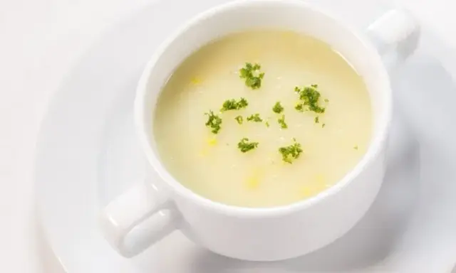 Minestra di Semolino: Ricetta Perfetta, Trucchi Anti-Grumi e Varianti