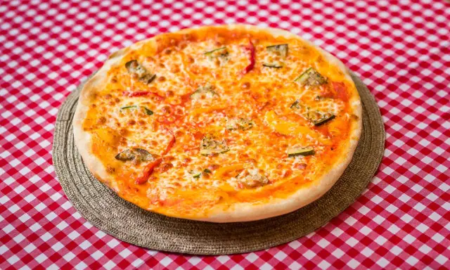 Średnia pizza Domino's: 28-30 cm. Jaki rozmiar wybrać?