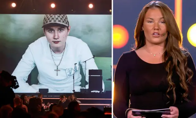 Alexandra Torgrip på scen, med en bild på en ung man i keps på storbildsskärmen bakom.