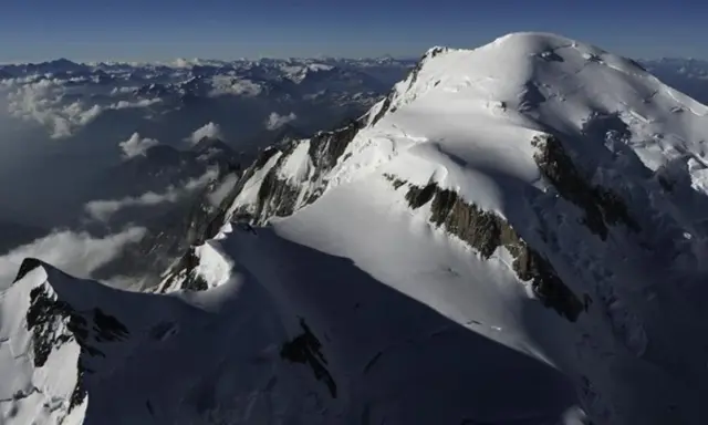 Elbrus vs Mont Blanc: La verdad de la montaña más alta de Europa