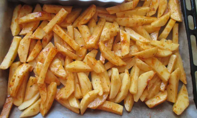 Ile piec frytki w piekarniku? Sekrety chrupkości i idealnego smaku