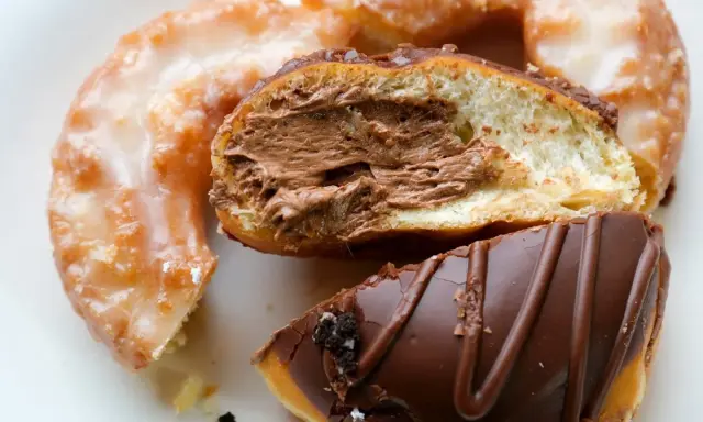 Domowy krem Kinder Bueno: 2 przepisy, sekrety i 7 pomysłów!