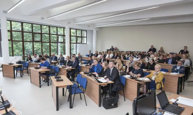 Dieta przewodniczącego rady osiedla: 100 zł czy 2400 zł? Sprawdź!