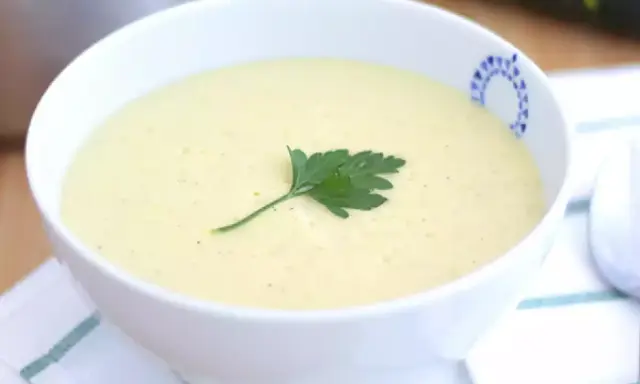 Soupe courgettes sans pomme de terre : secret d'un velouté onctueux