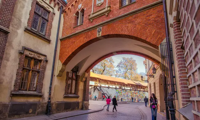 Kraków: Odkryj jego magię! Atrakcje, plany i praktyczne porady