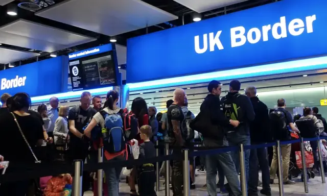 Anglia po Brexicie: Przepisy celne na lotnisku. Co wolno, czego nie?