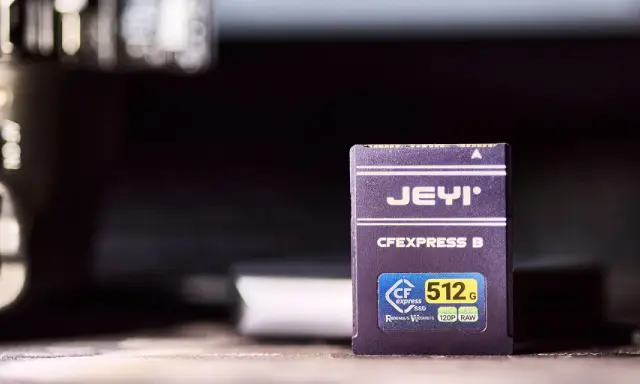 Karta pamięci JEYI CFexpress B 512 GB, gotowa do zapisywania materiałów 8K RAW z prędkością 120P.