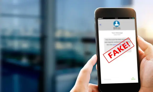 Oszustwo na telefonie! Jak sprawdzić czy telefon jest na podsłuchu? Uważaj na podejrzane wiadomości i linki.