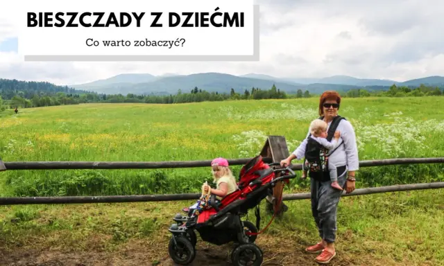 Kobieta z dzieckiem w chuście i dziewczynka w wózku na tle malowniczych Bieszczad.