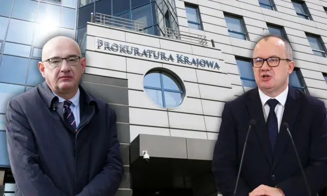 Dwóch mężczyzn przed budynkiem Prokuratury Krajowej. Jeden w płaszczu, drugi w garniturze. Czyżby szykował się zamach stanu?