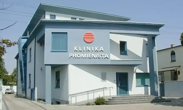 Nowoczesny budynek kliniki "Klinika Promienista" w Poznaniu.
