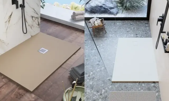 Montaggio piatto doccia sopra pavimento: due soluzioni moderne, una color sabbia su parquet, l'altra bianca su grès effetto terrazzo.