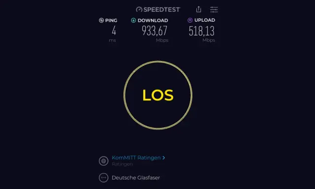 Speedtest zeigt 933,67 Mbps Download, fast 1000 mbit leitung. Ping 4 ms, Upload 518,13 Mbps.