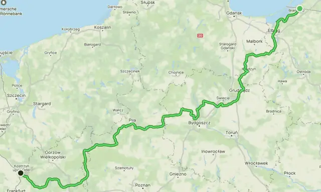 Trasa rowerowa R1 biegnie od Świnoujścia przez Szczecin, Bydgoszcz, Toruń aż do Braniewa.