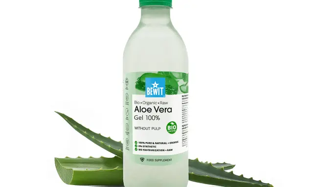 Butelka żelu aloesowego BEWIT Bio Organic Raw Aloe Vera Gel 100% z liśćmi aloesu. Poczuj aloes freedom!