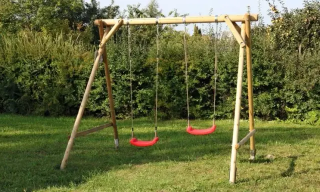 Huśtawka ogrodowa DIY: Jak zbudować stabilny stelaż krok po kroku?