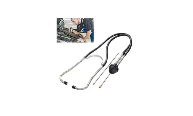 Un mecánico usa un estetoscopio mecánico para diagnosticar ruidos en un motor.