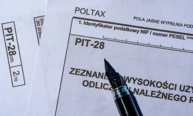 Podatek od najmu prywatnego: Ryczałt, stawki, PIT-28 poradnik