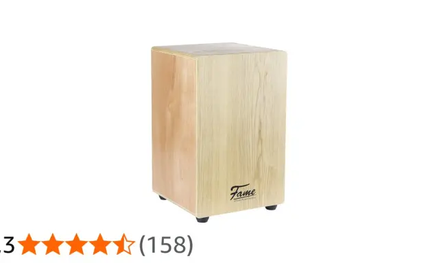 Un cajon en bois clair, prêt à jouer. Parfait pour s'amuser à jouer du cajon.