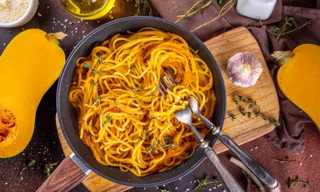 Pasta con Zucca: Ricetta Cremosa e Perfetta (Guida Completa)