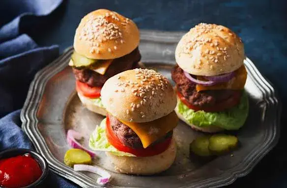 Gdzie kupić mini burgery? Najlepsze opcje i ukryte skarby