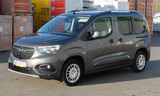 Opel Combo: Który silnik wybrać? Analiza i typowe usterki