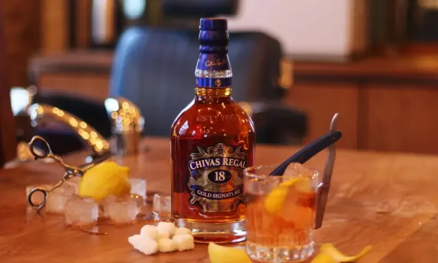 Czy whisky ma datę ważności? Jak dbać o smak po otwarciu?