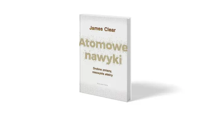 Książka "Atomowe nawyki" Jamesa Cleara, z tekstem "Drobne zmiany, niezwykłe efekty" i logo wydawnictwa Galaktyka.