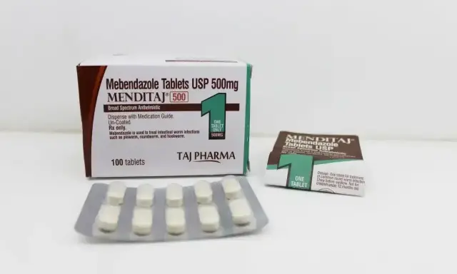 Opakowanie leku Mebendazol bez recepty, tabletki MENDITAJ 500mg. Skuteczny na owsiki, glisty i tęgoryjce.
