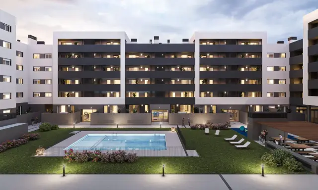 Modern apartments with pool and green areas, ideal for families. VPO Zaragoza.