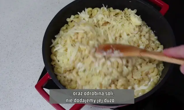 Makaron z serem jak z przedszkola: odtwórz smak dzieciństwa!