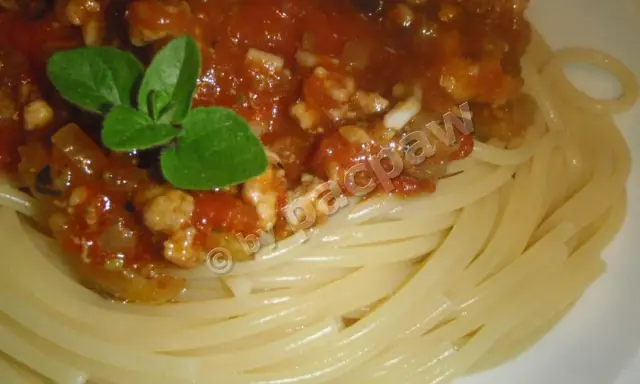 Idealne Spaghetti Bolognese z Selerem Naciowym? Poznaj Sekret!