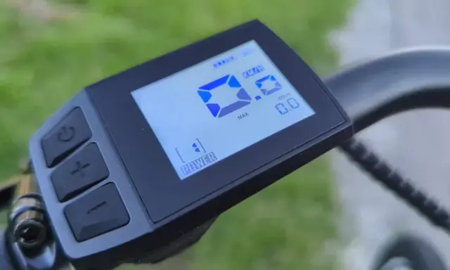 Display des Bosch Purion mit 98% Akku, Geschwindigkeit 0.0 km/h und Power-Anzeige.