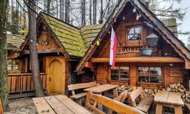 Chochołów: Gdzie zjeść? Odkryj najlepsze smaki Podhala!