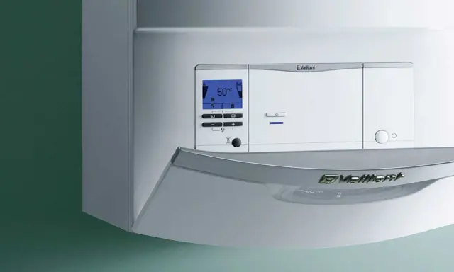 Panel de control de una caldera de condensación Vaillant, mostrando 50°C.