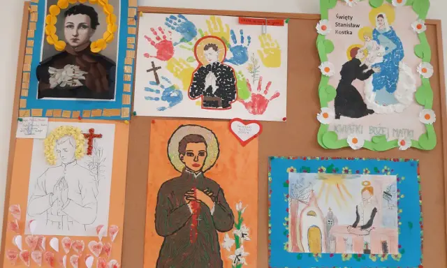 Dzieci stworzyły prace dla świętego Stanisława Kostki, patrona dzieci i młodzieży. Dlaczego? Bo czuli jego obecność.
