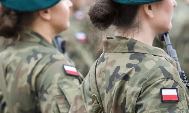 DZSW: Jak działa? Zarobki 6000 zł, benefity, kariera