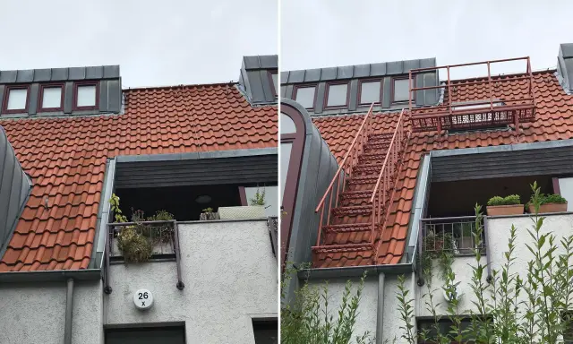 Rote Metalltreppe führt zu einem Dachfenster. Dies ist der 2. Rettungsweg für das Einfamilienhaus.