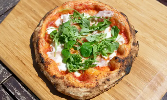 Pâte à pizza italienne : le secret des pros pour une texture parfaite