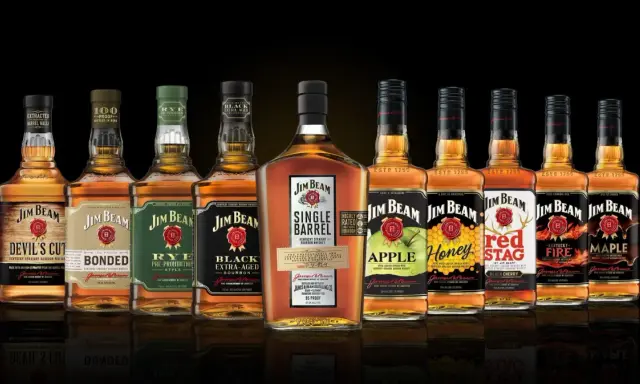 Różne rodzaje Jim Beam: Devil's Cut, Bonded, Rye, Black Extra-Aged, Single Barrel, Apple, Honey, Red Stag, Fire, Maple.