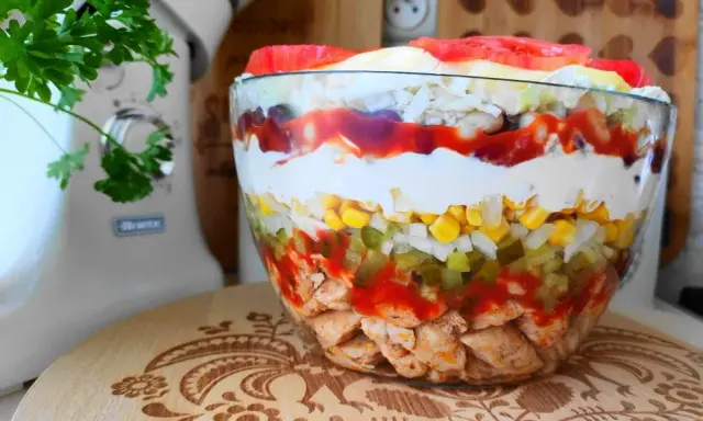 Sałatka kebab: Przepis krok po kroku na królową imprez!