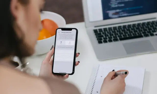 Czy fotograf przechowuje zdjęcia? RODO, umowa i Twój backup