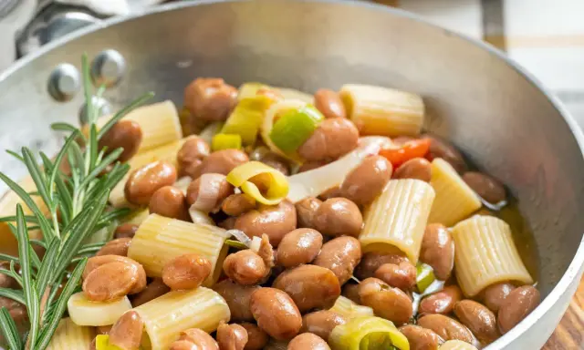 Minestra di Fagioli: Ricetta Tradizionale, Segreti e Varianti Golose