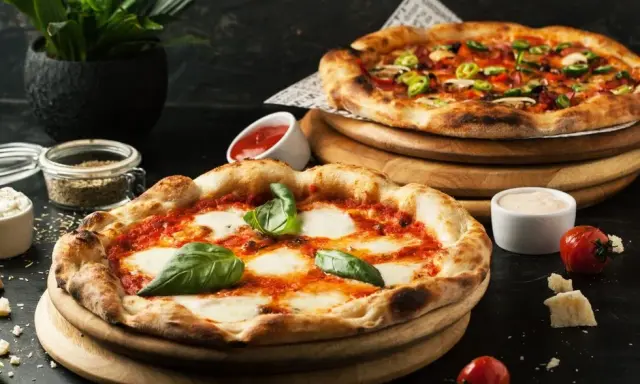 Idealna pizza: co dodać? Inspiracje i triki na domowy hit!