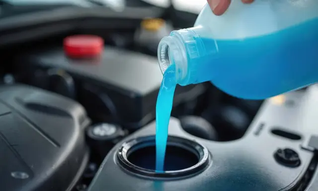Kühlflüssigkeit nachfüllen: So vermeiden Sie teure Schäden am Motor
