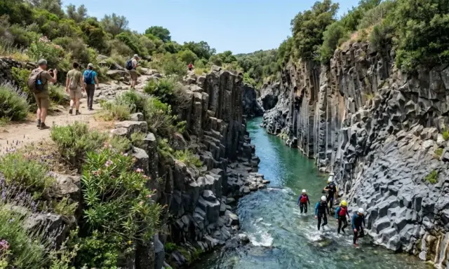 Escursionisti ammirano le spettacolari **cascate gole dell'Alcantara**, mentre un gruppo fa canyoning nel fiume.