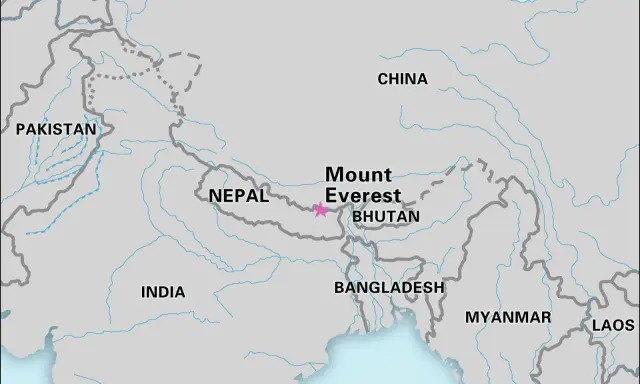 Mapa pokazuje, gdzie leży Mount Everest, na granicy Nepalu i Chin, w Himalajach.