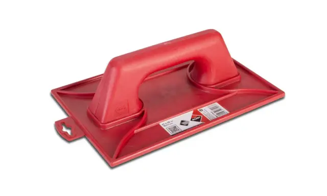 Herramienta roja de plástico con mango, ideal para trabajos de albañilería. Muestra la diferencia entre llana y talocha.